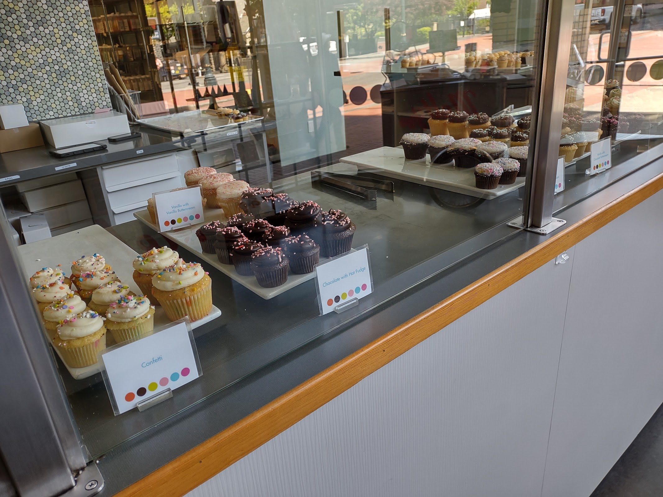 Saint Cupcake & Poplandia Artisan Popcorn photo 4