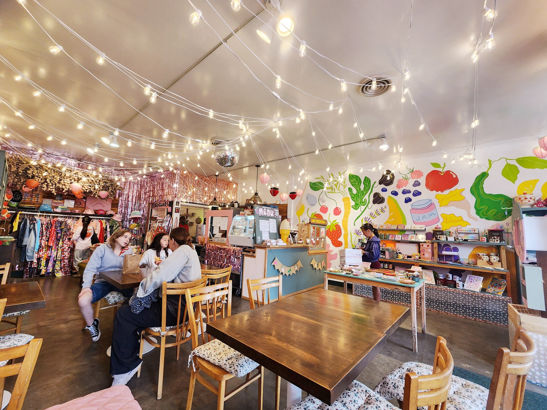zuckercreme | strawberry museum! photo 3