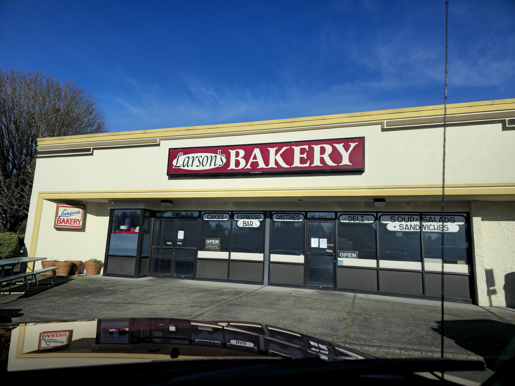 Larson's Bakery